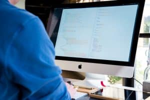 未経験からフルスタックエンジニアを目指すには？ロードマップや取り組むべきことを解説
