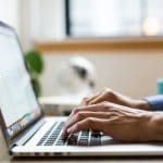 Webディレクターの業務委託は稼げる？単価相場や契約までの流れを解説