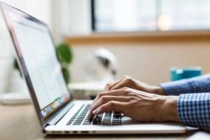 フルスタックエンジニアの仕事とは？実際の求人案件や業務内容も紹介