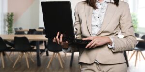 バックエンドエンジニアの仕事とは？他のエンジニアとの違いや必要な知識を解説