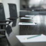 フロントエンドエンジニアの年収相場は？収入アップの方法や1000万円の目指し方を解説