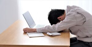 バックエンドエンジニアはやめとけ？その理由を現役Webエンジニアの目線で解説
